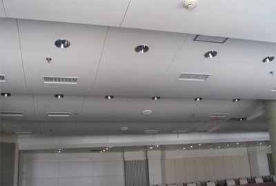 質量和價格會影響鋁單板廠家的發(fā)展