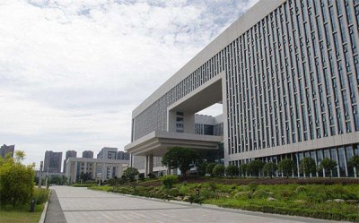 怎樣防止鋁單板幕墻發(fā)生褪色？