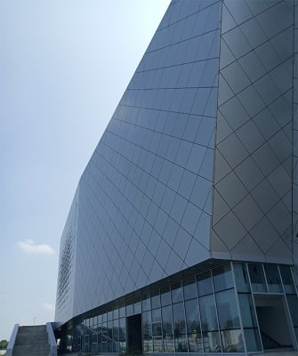 鋁單板幕墻可以減輕建筑物的重量嗎？